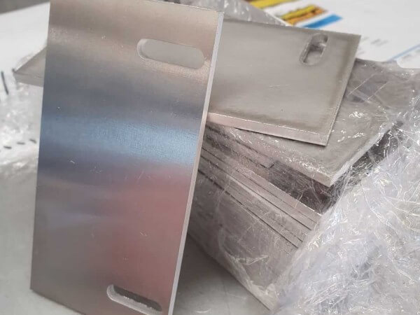 Gesneden en ontbraamde platen uit aluminium 5mm